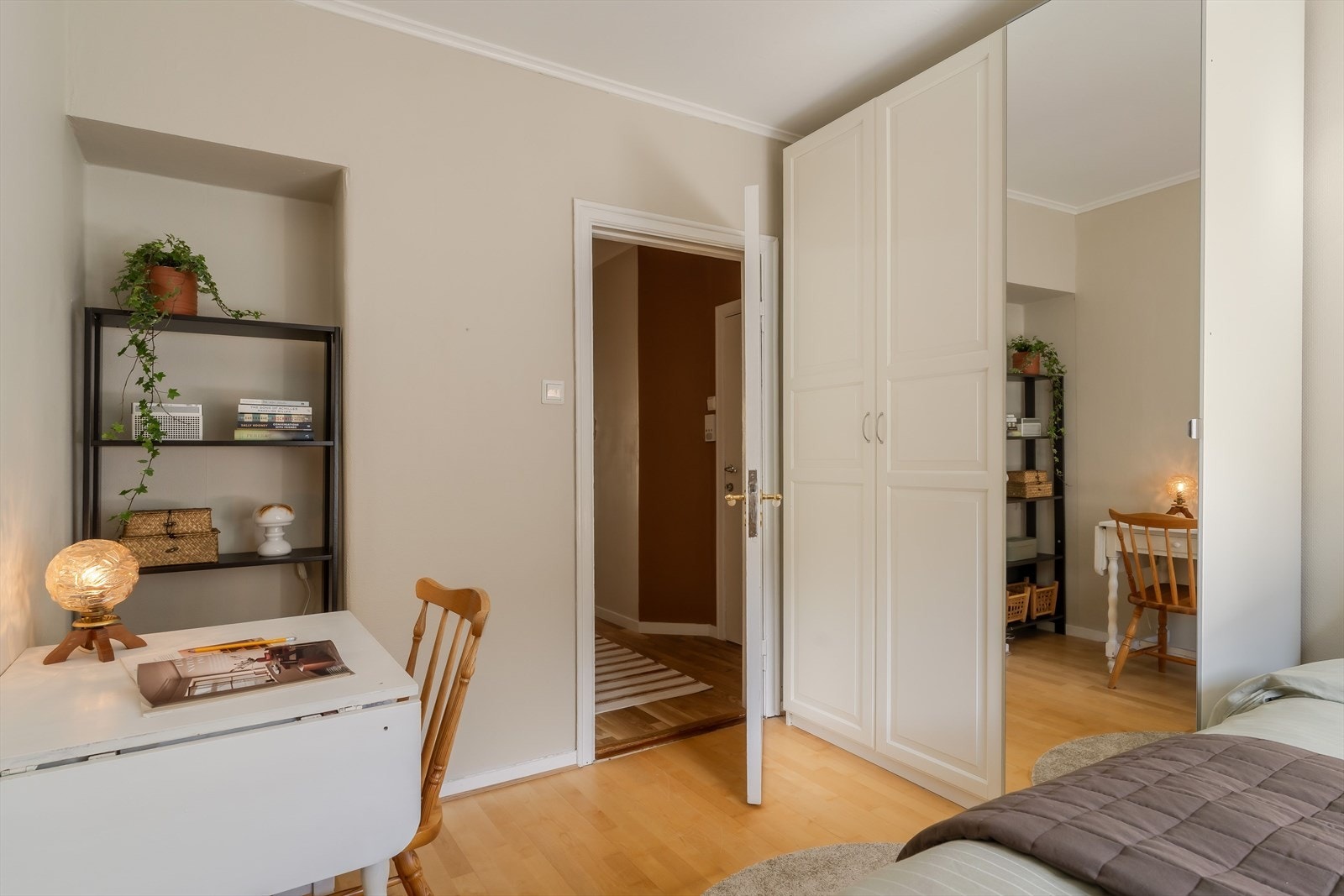 Veldig gode soveforhold, da rommene vender ut mot en rolig bakgård. Galleribilde
