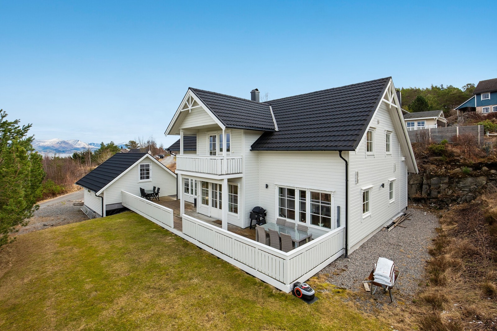 Moderne og innholdsrik enebolig fra 2014 Galleribilde