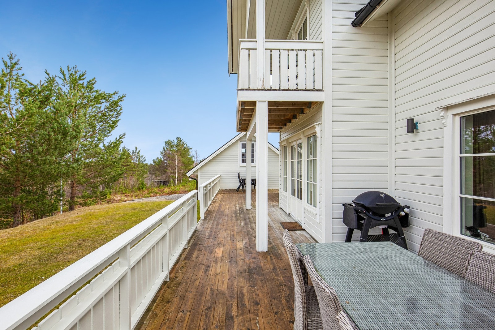Terrasse med gode solforhold Galleribilde