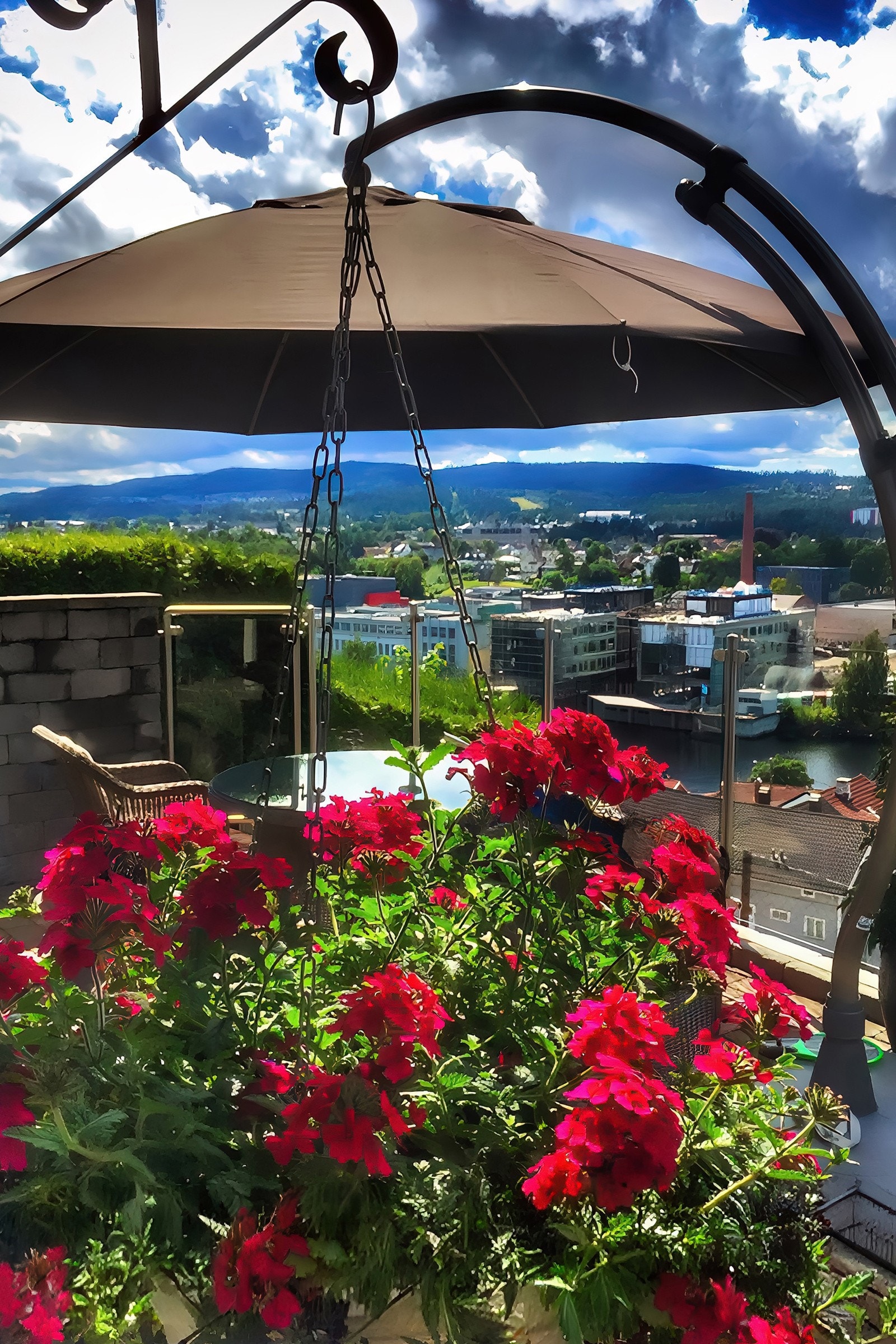 Fra terrassen en nydelig sommerdag (privat bilde) Galleribilde