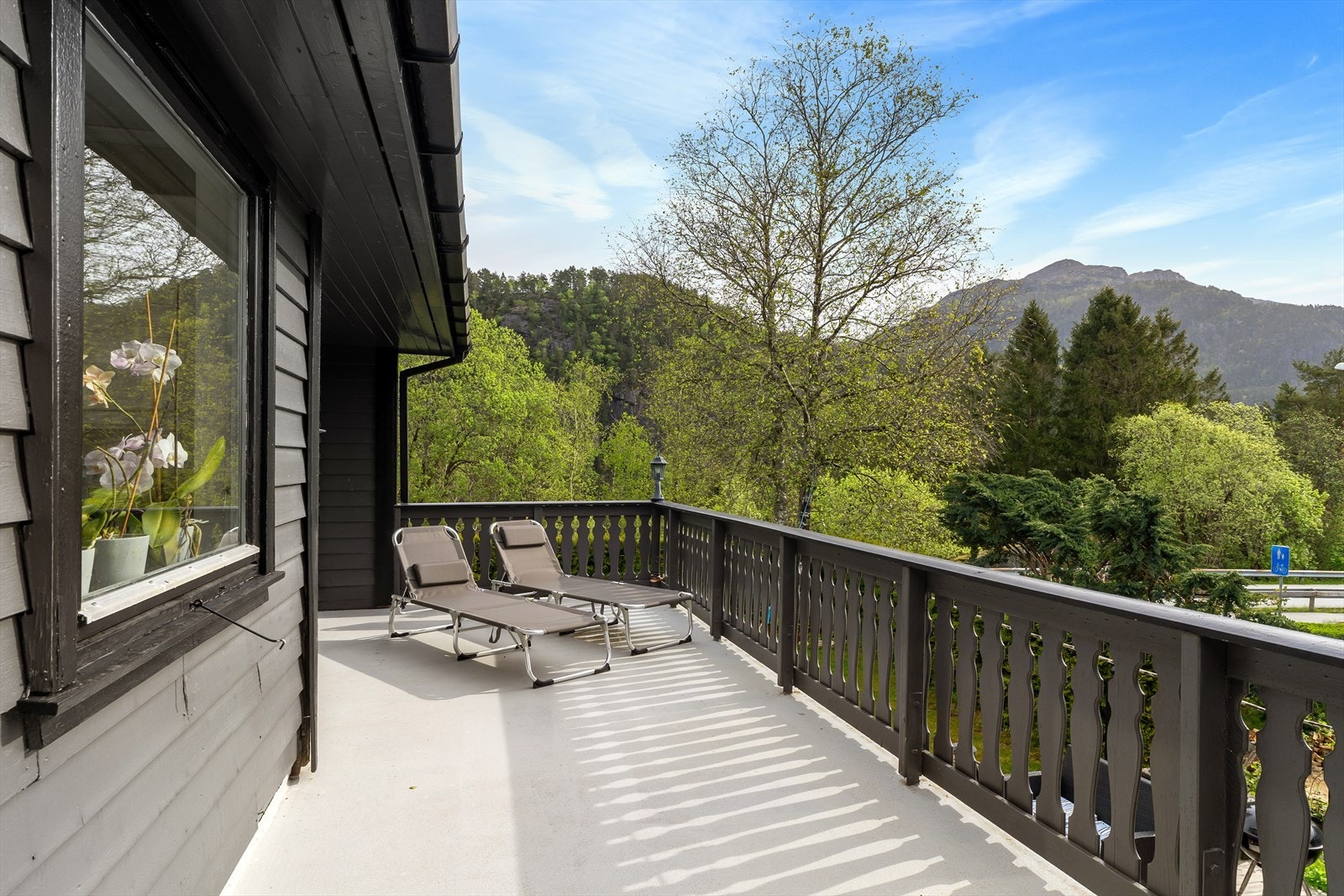 Terrasse utenfor soverommet. Galleribilde