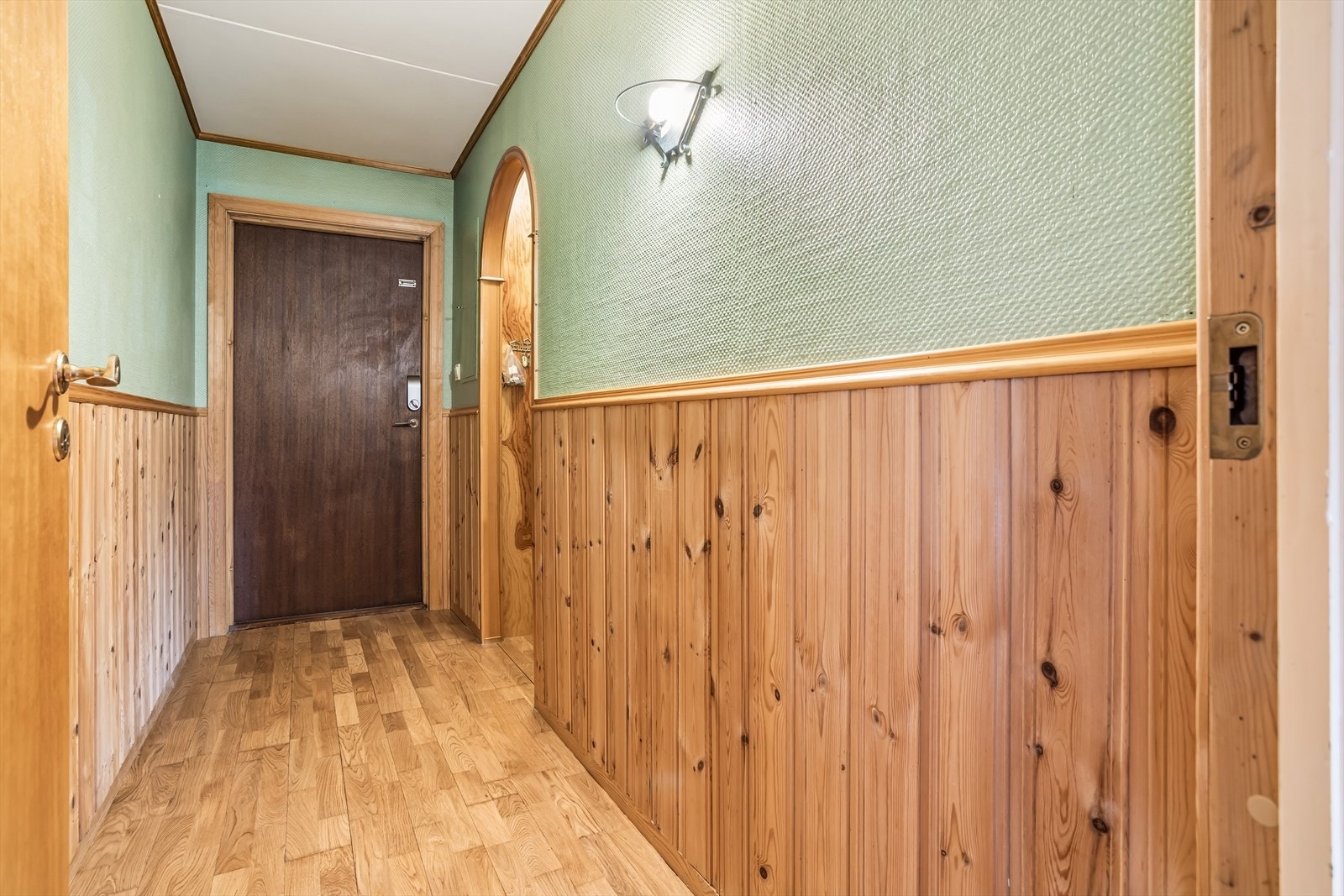 Romslig entrée Galleribilde