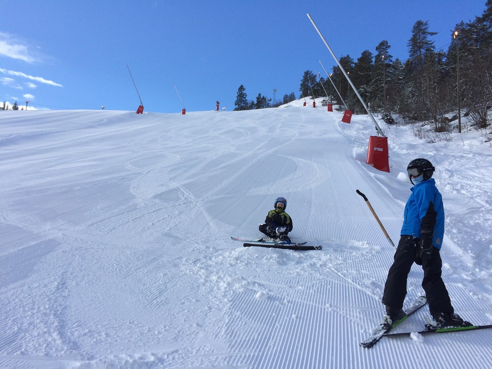 På snørike vintre har barna kjørt på ski hjem til huset. Galleribilde