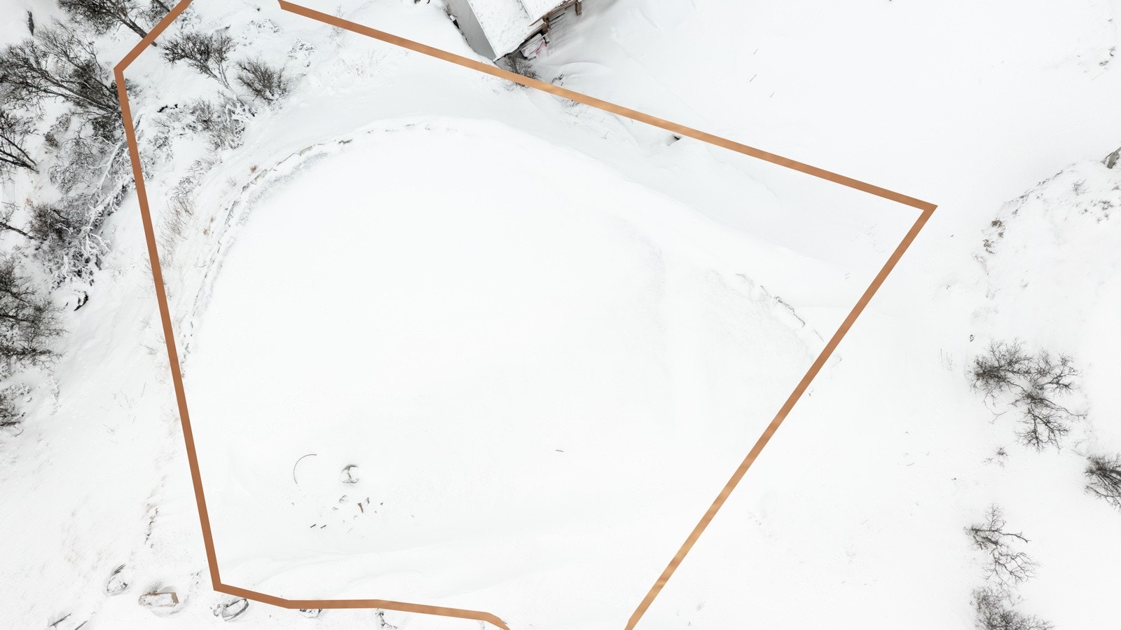 Pris for begge tomtene er 2 500 000,- og arealet er på tilsammen 966 kvm Galleribilde