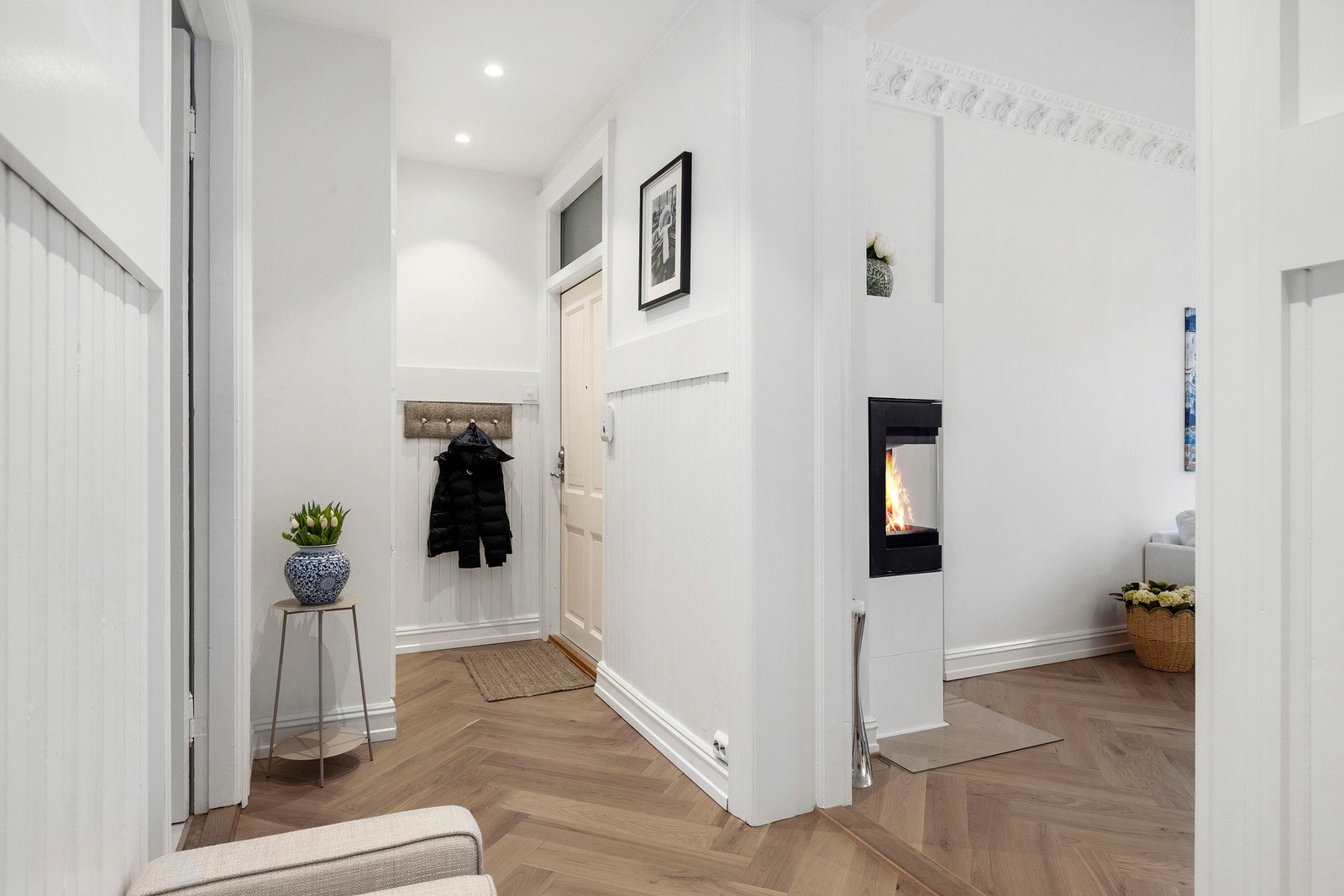 Fra hallen inn i stuen Galleribilde