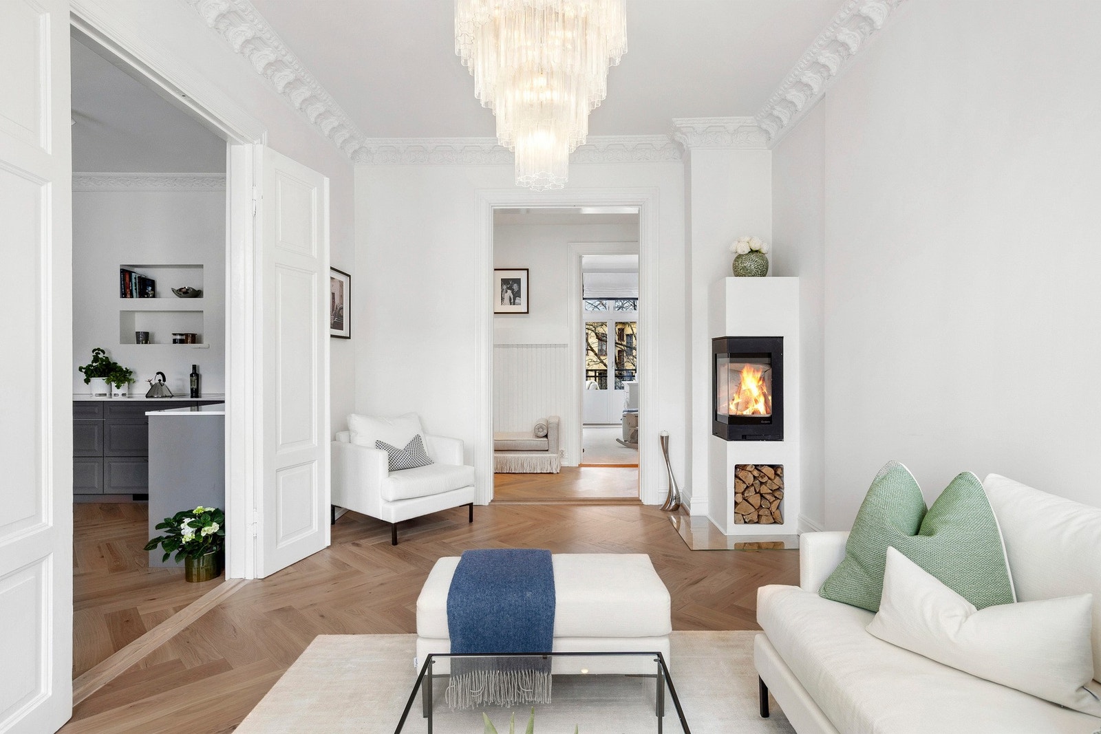 Moderne peis fra Nordpeis i stuen. Galleribilde