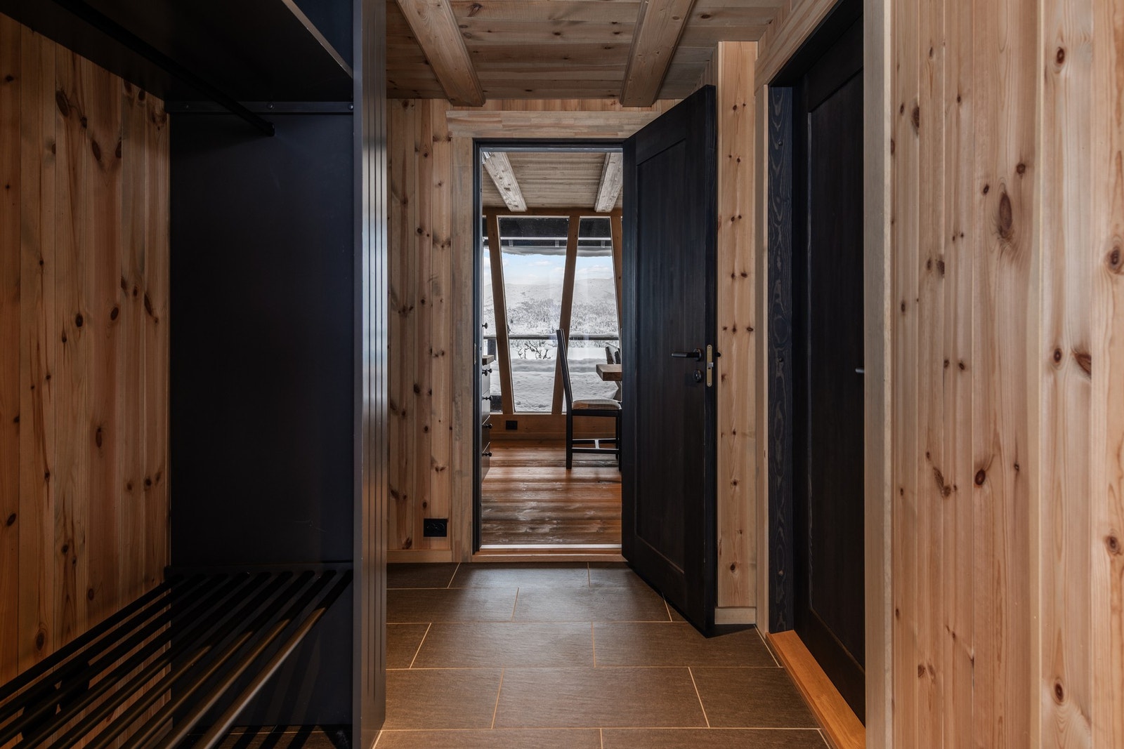 Velkommen inn i annekset - hvor du kan huse både familie og venner, eller leie ut Galleribilde