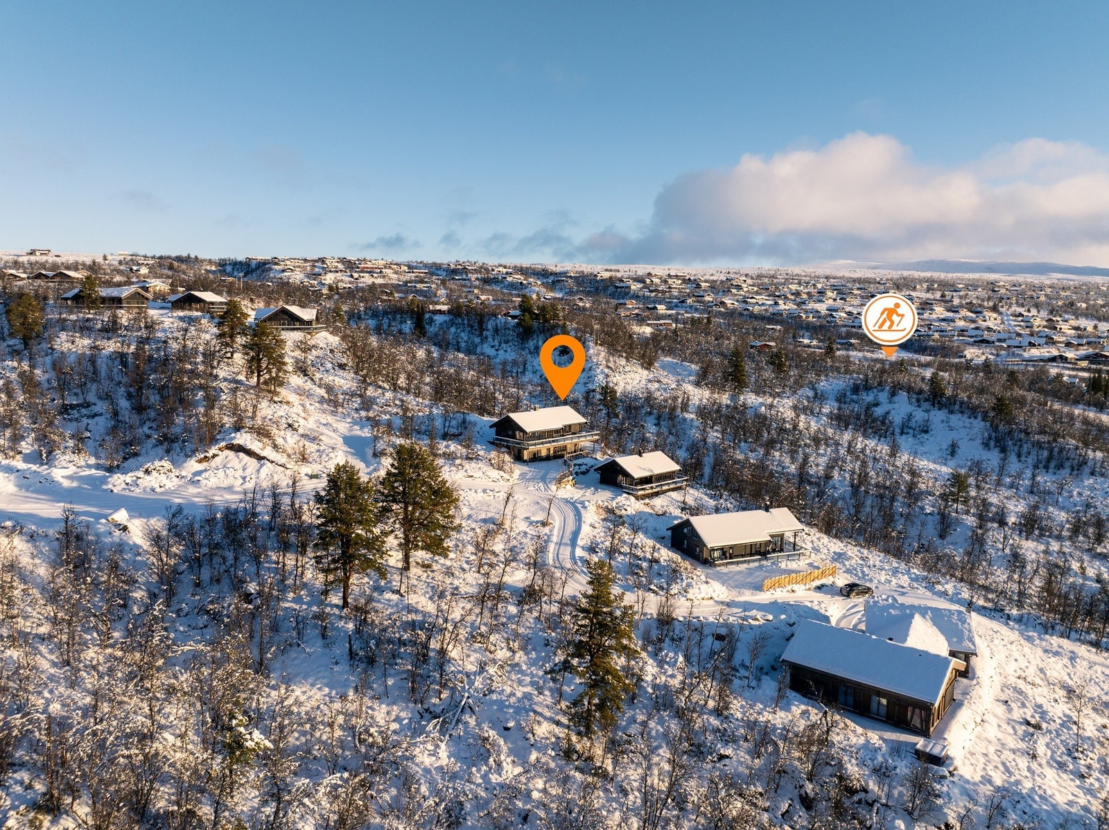Vinterstid kan skiene spennes på rett utenfor hytta, med direkte tilgang til over 140 km velpreparerte langrennsløyper i snøsikre omgivelser på Dagalifjell Galleribilde