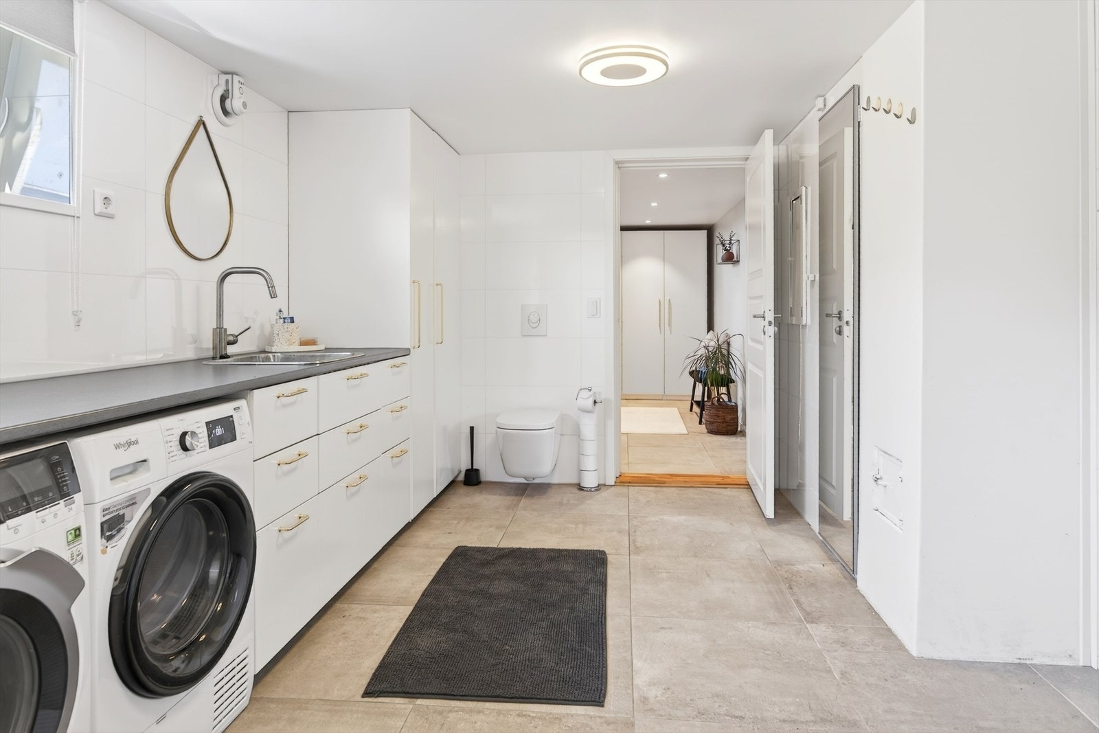 På vaskerommet er det også montert wc og dusj Galleribilde