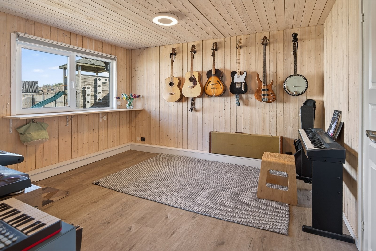 Musikkrommet i garasjen Galleribilde