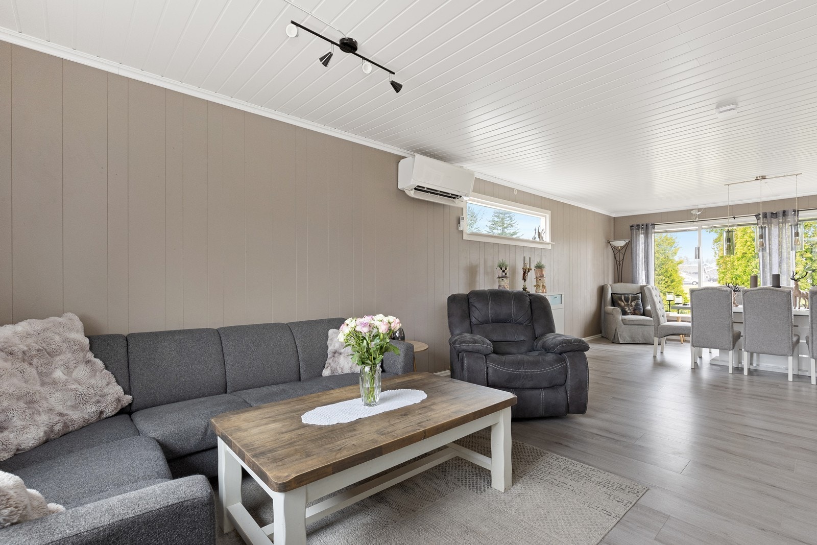 En luft/luft varmepumpe fra 2020 bidrar til effektiv oppvarming. Galleribilde