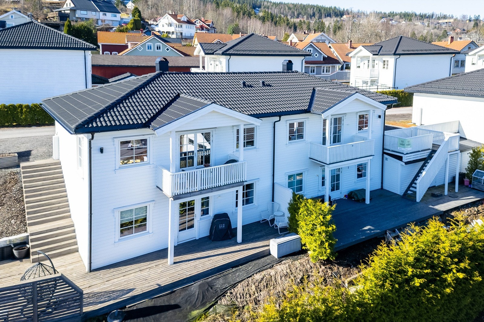 Beliggende i en stille gate med umiddelbar nærhet til marka og flotte turområder. Galleribilde