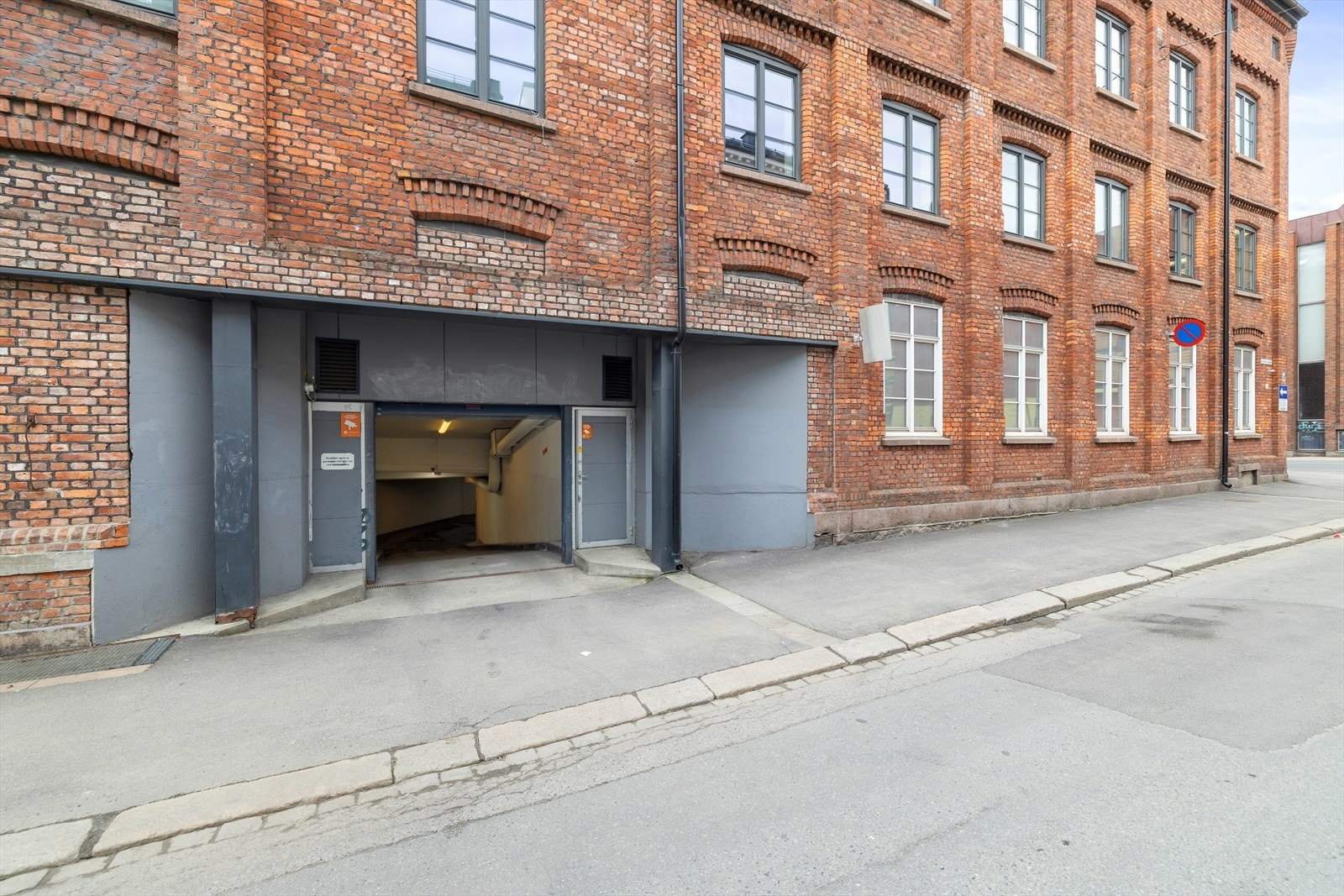 Sameiet har en lukket garasje i bygget. Galleribilde