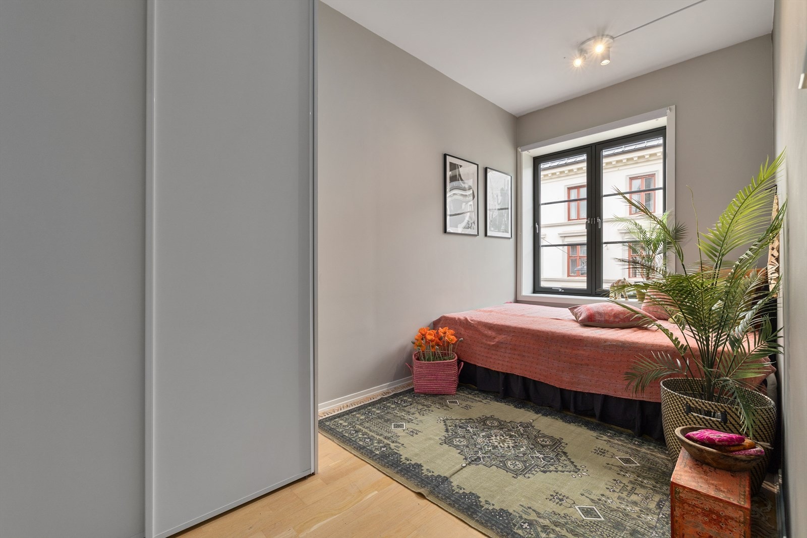 Begge rommene kan passe perfekt som enten barnerom, gjesterom eller kontor. Galleribilde