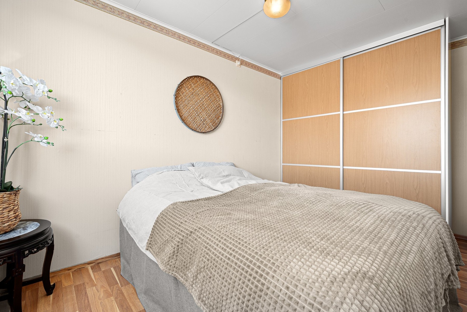 Innebygd skyvedørsgarderobe Galleribilde