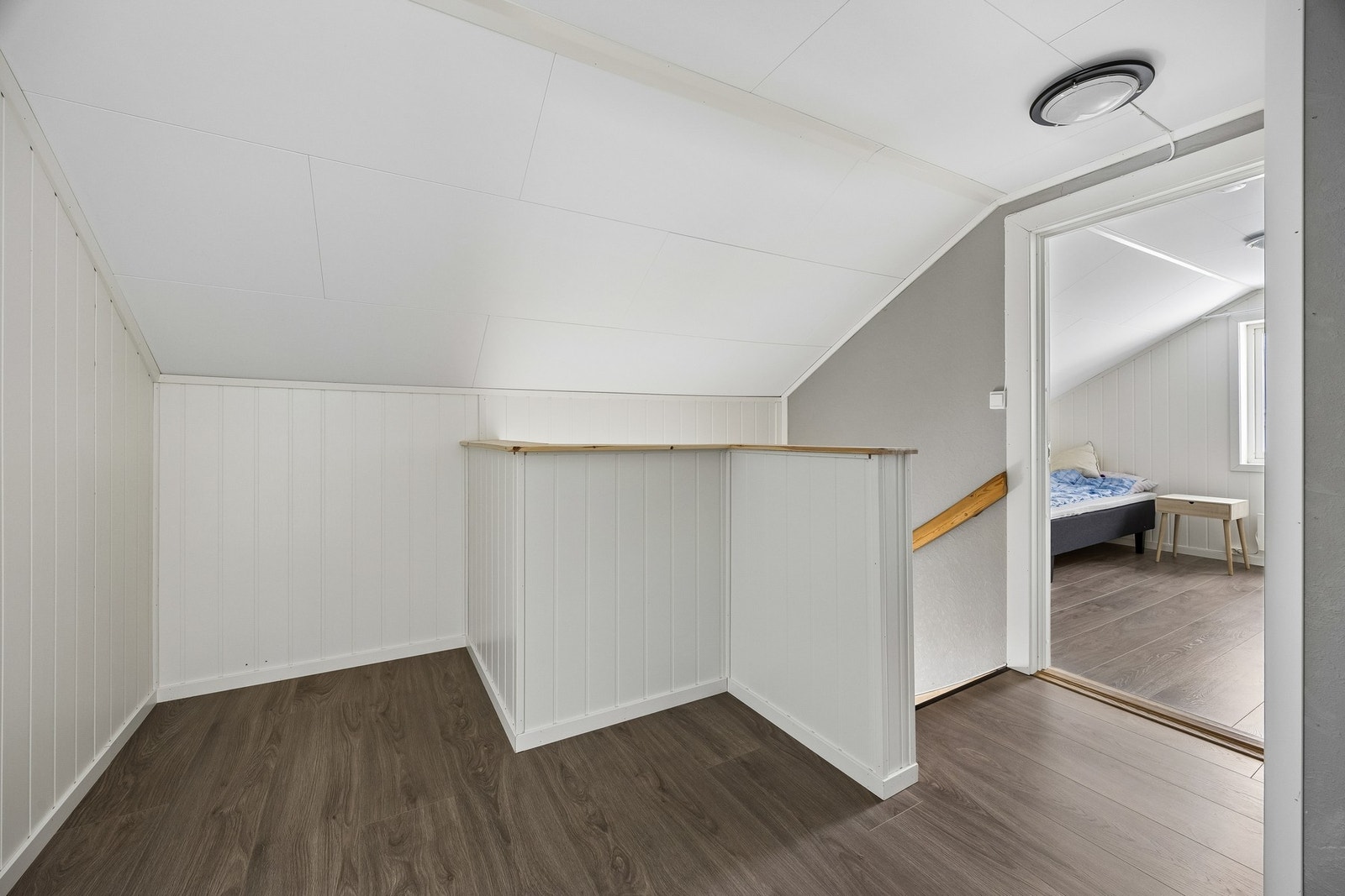 Trappegang på loft Galleribilde