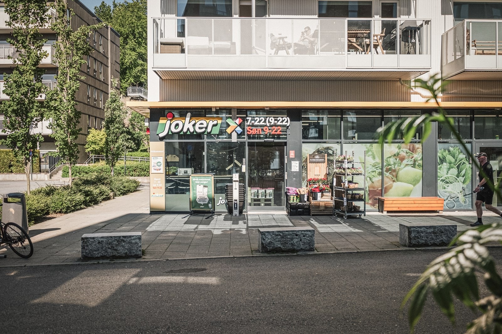 - Fra leiligheten er det 1 min gange til Joker Nyhavn som også har søndagsåpent - Galleribilde