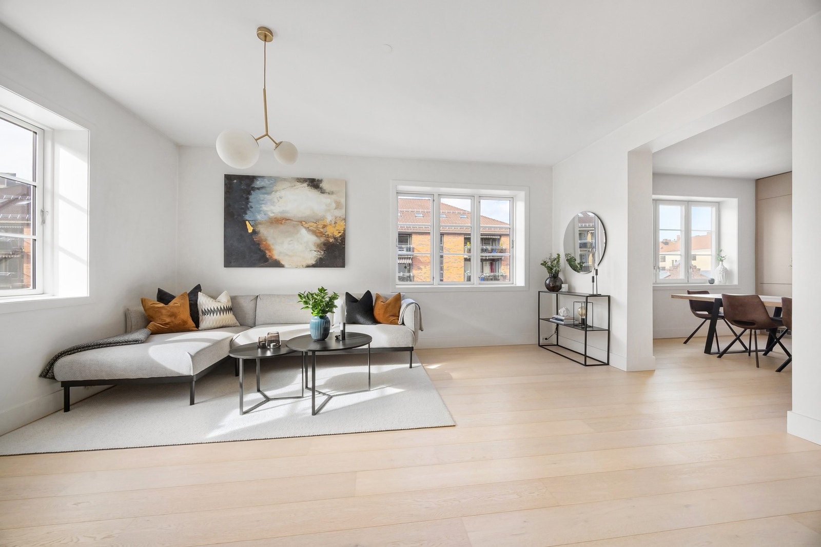 Innholdsrik 3-roms leilighet i byggets 3. etasje. Galleribilde