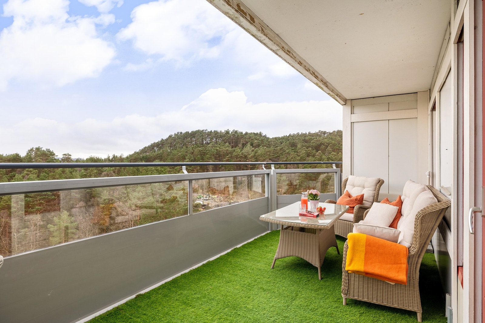 Med en balkong på 15 kvm, har du mer enn nok plass til å samle venner og familie. Galleribilde