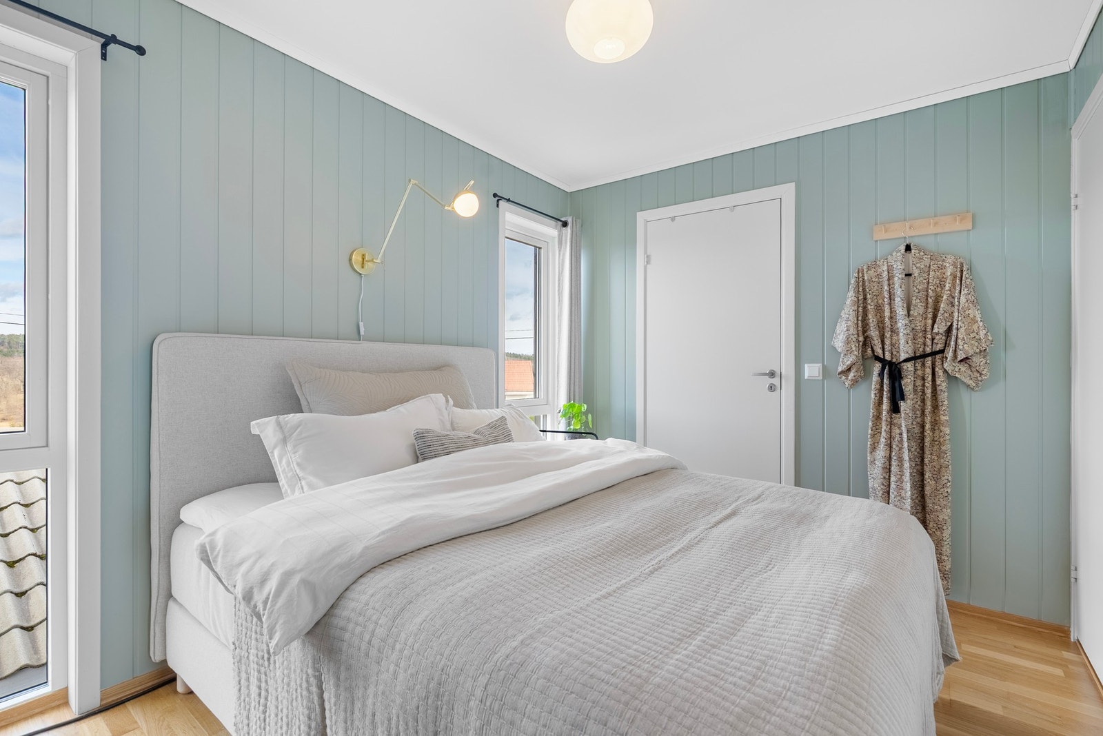 God plass på rommet, perfekt for garderobe eller å gjøre innvendig bod om til et eksklusivt walk-in-closet Galleribilde