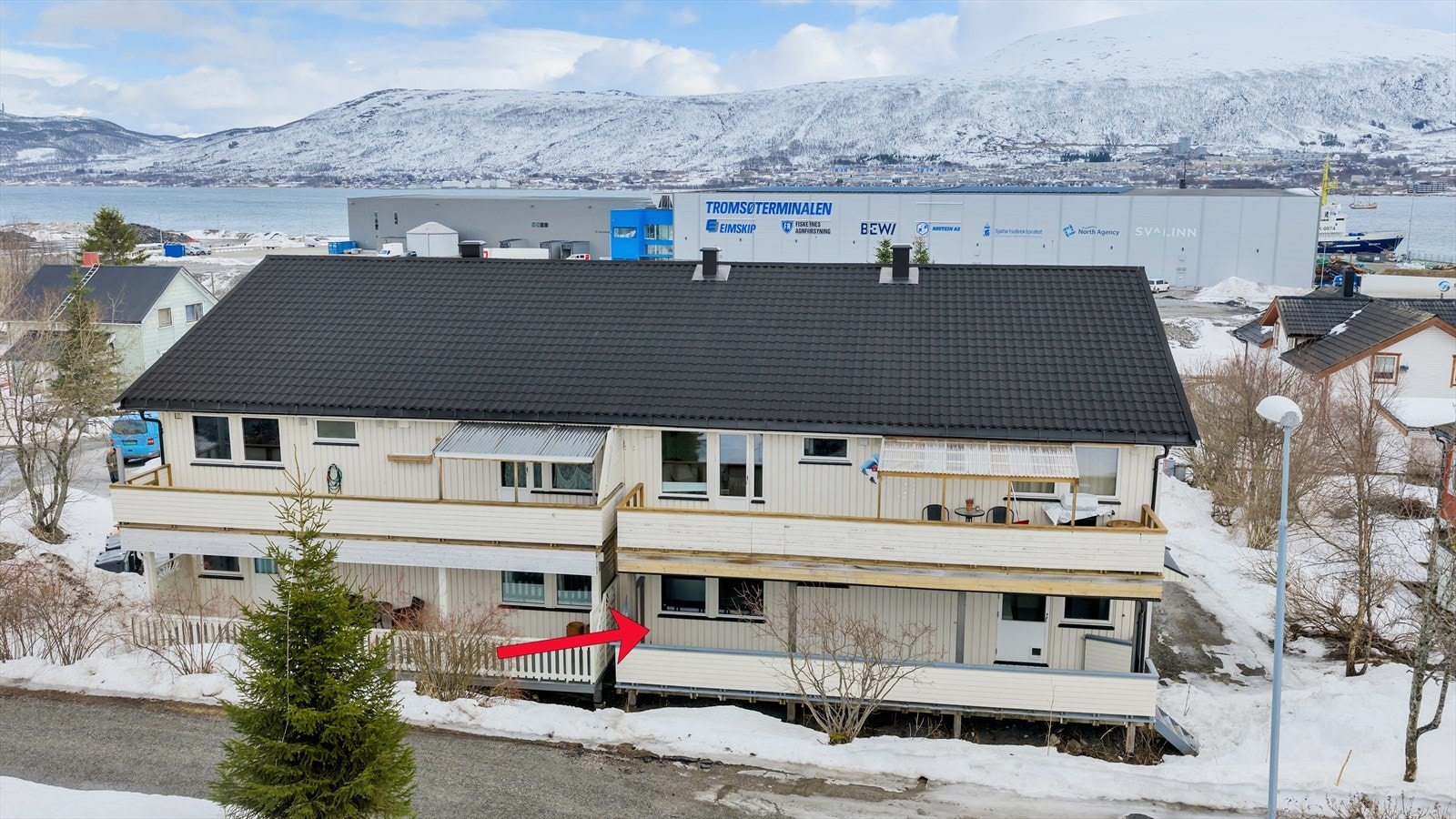 Beliggenhet med fin og enkel adkomst i byggets første etasje. Godt driftet sameie! Galleribilde