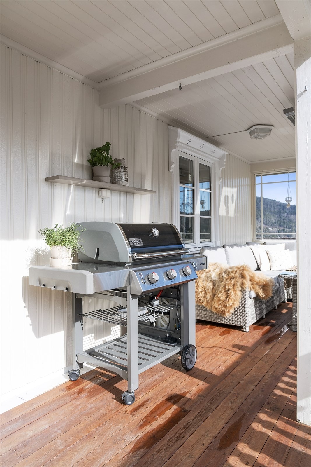 Delvis overbygget terrasse Galleribilde