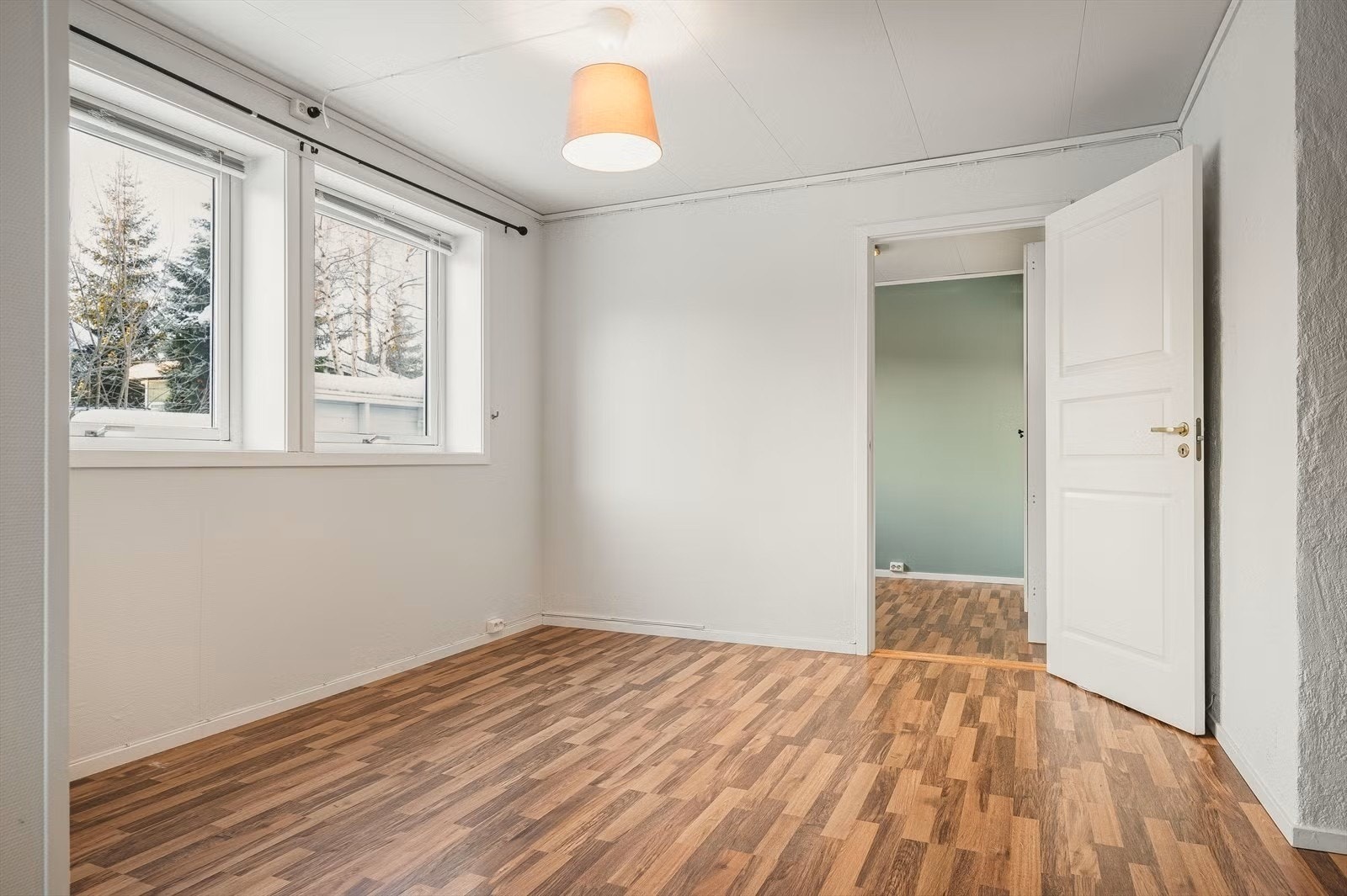 Soverom fra stue Galleribilde