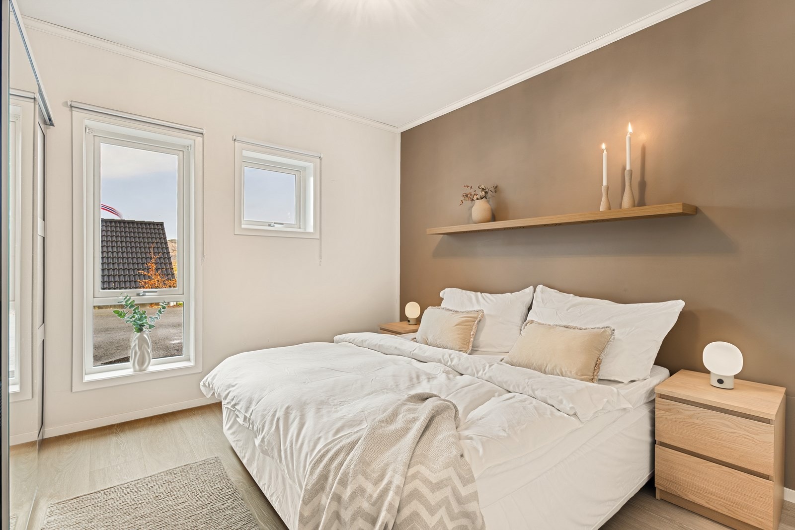 Boligen inneholder tre fine soverom Galleribilde