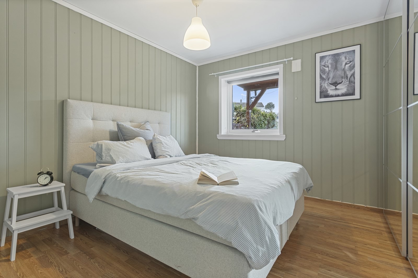 Det andre soverommet i u. etg. egner seg godt som barnerom, gjesterom eller kontor. Galleribilde