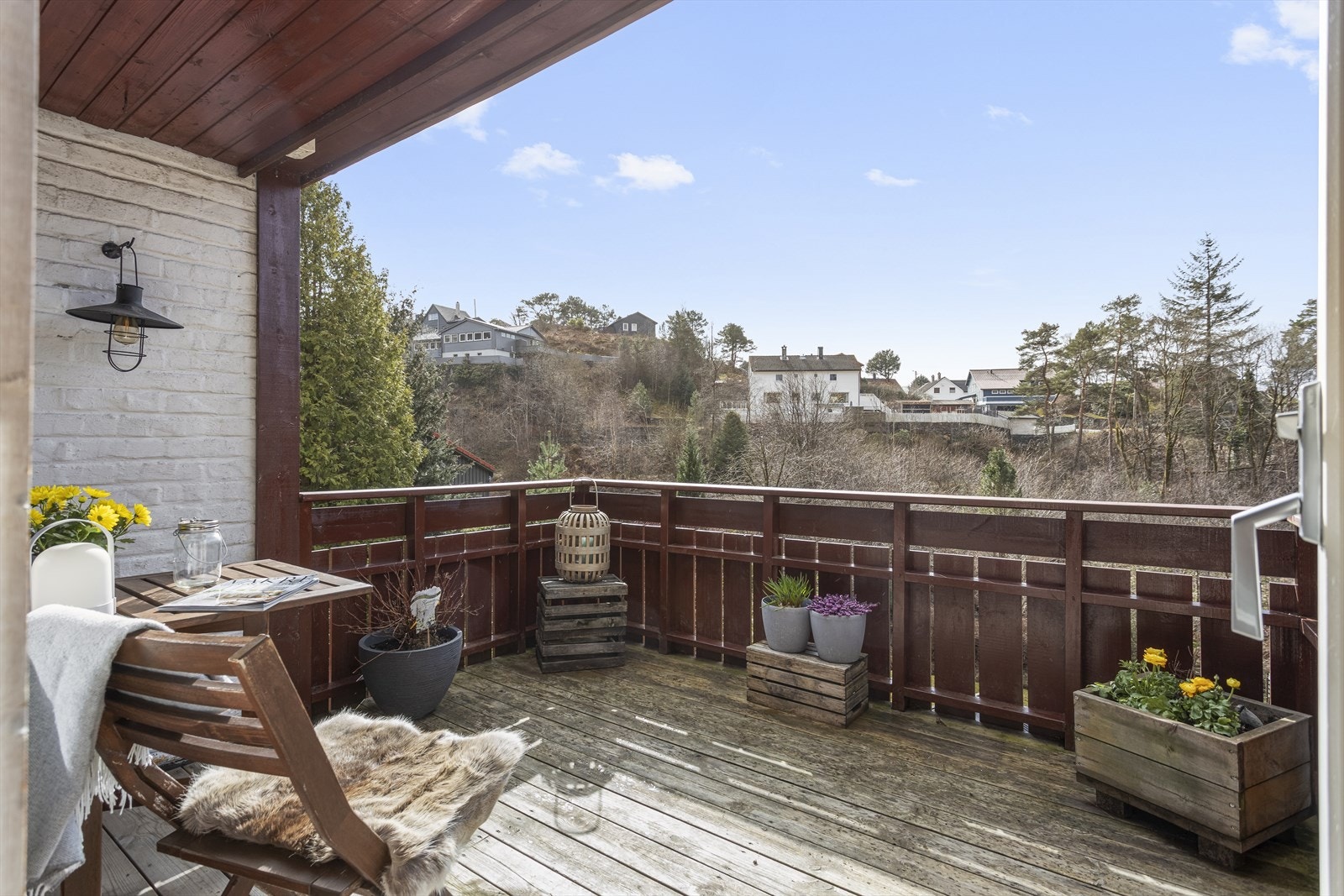 Her er det fin plass til et lite bord og noen stoler. Galleribilde