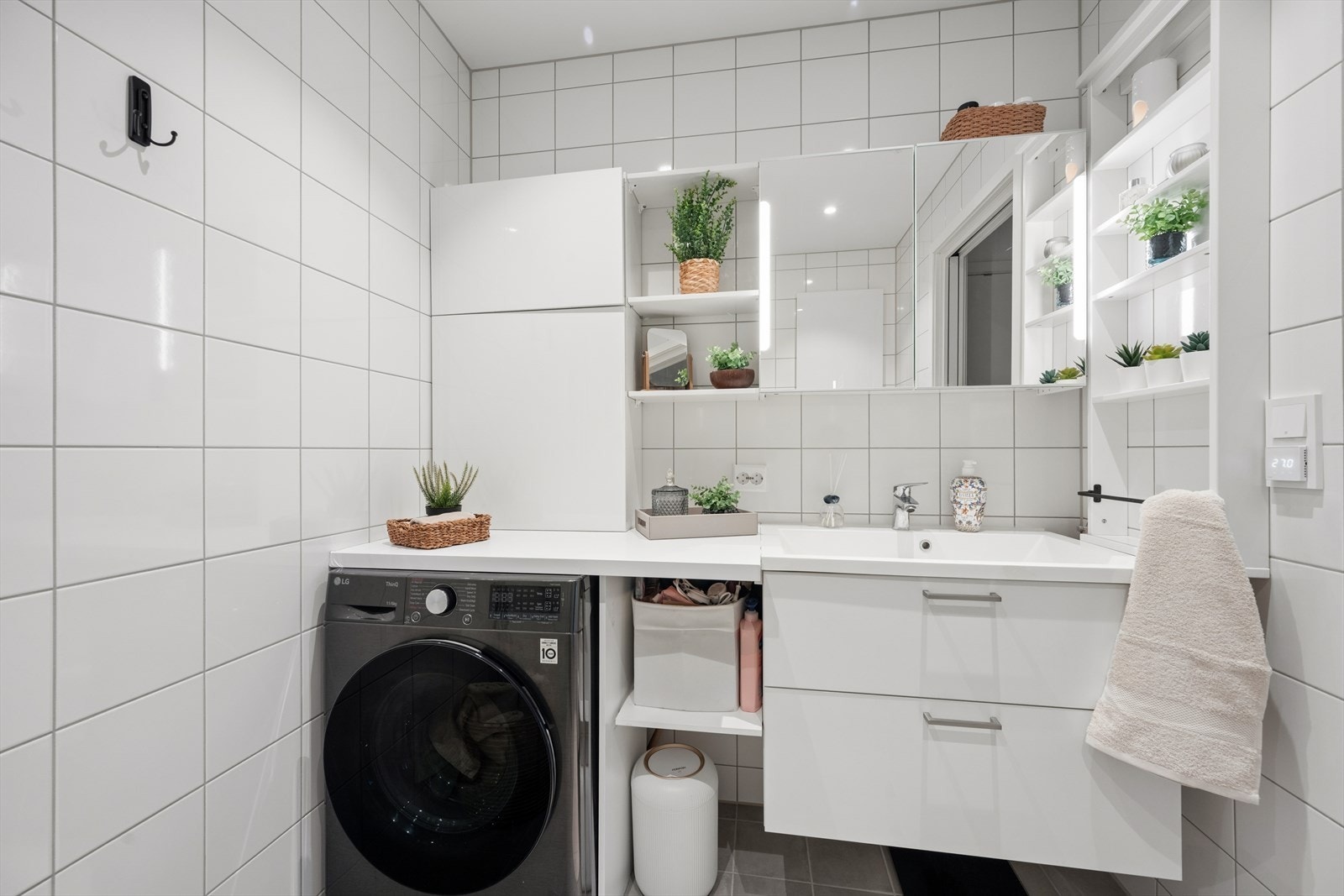 Her har man vannbåren gulvvarme - og opplegg til vaskemaskin. Galleribilde