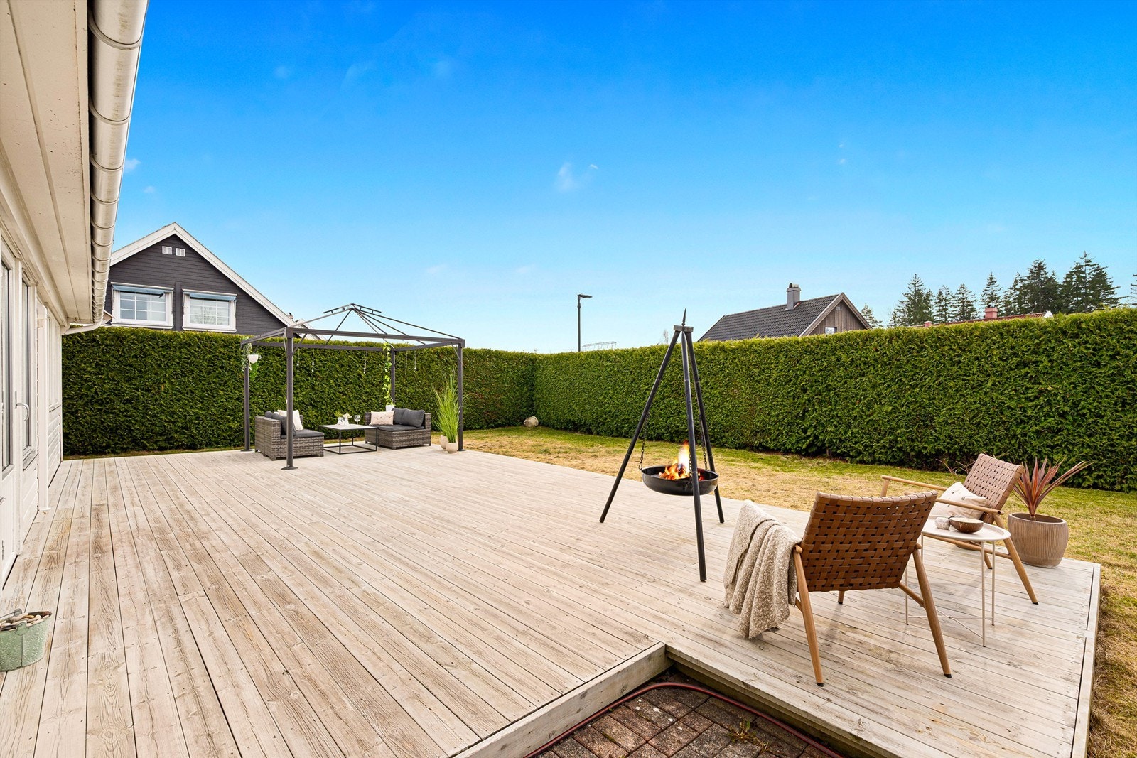 Stor terrasse mor sør-vest! Galleribilde