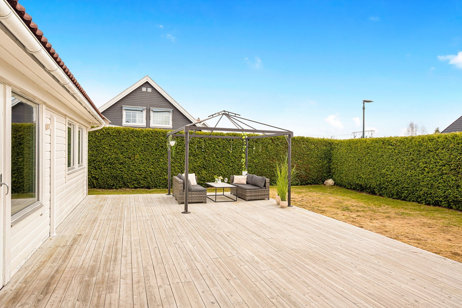 Stor terrasse på drøye 50 kvm Galleribilde