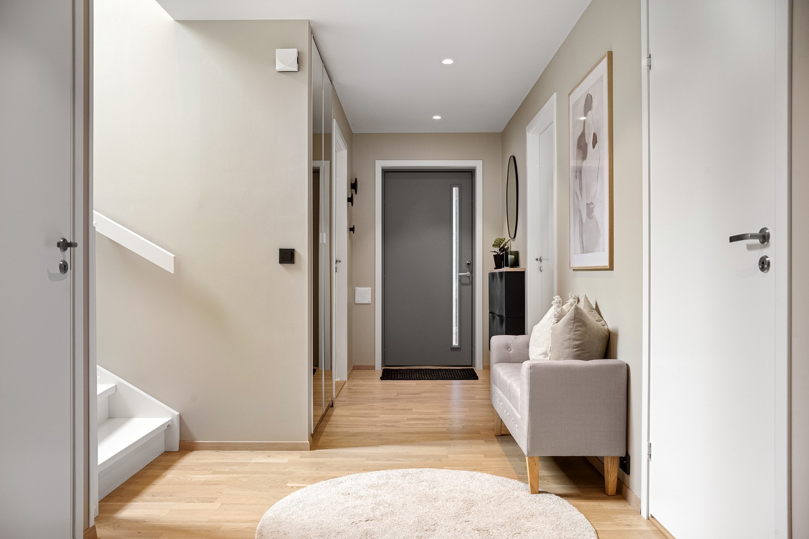 Velkommen til denne flotte eneboligen over to etasjer! Galleribilde