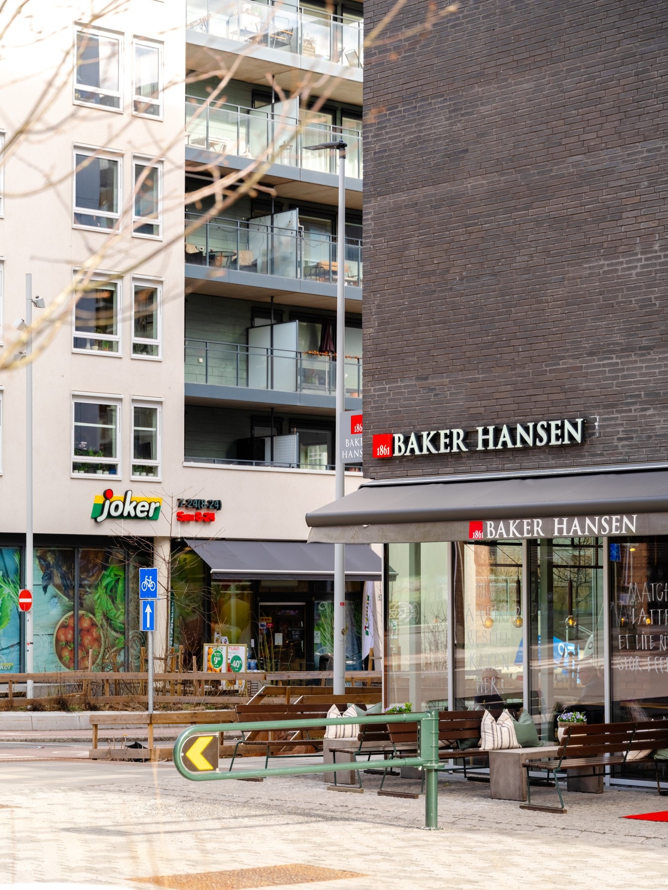 Kort gange til søndagsåpen Joker Galleribilde