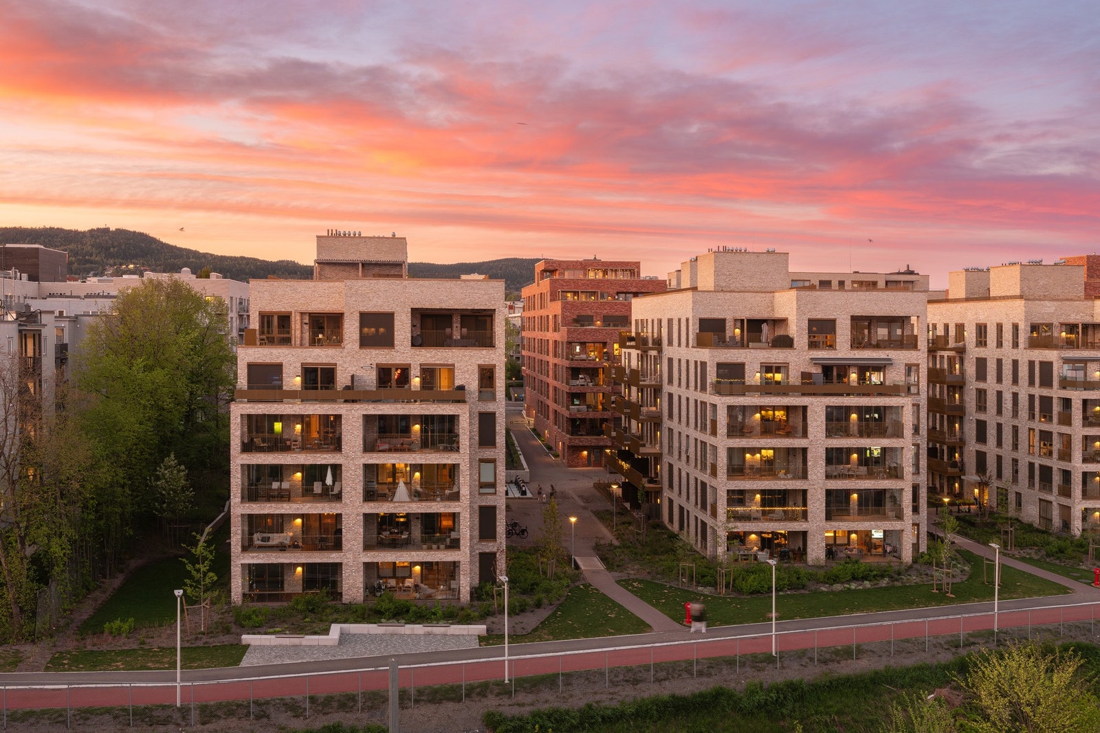 Svært god intern beliggenhet i på hjørnet i front Galleribilde