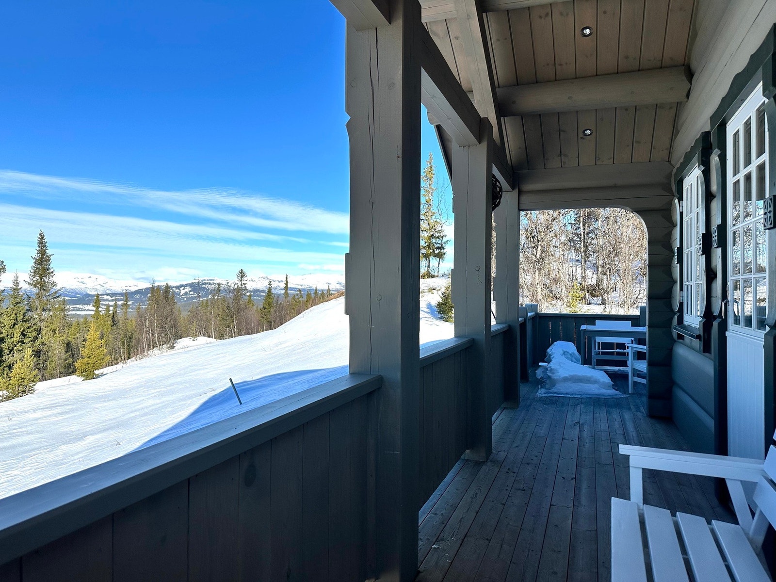 Hytta ligger på ca. 935 moh, og har gode solforhold! Galleribilde