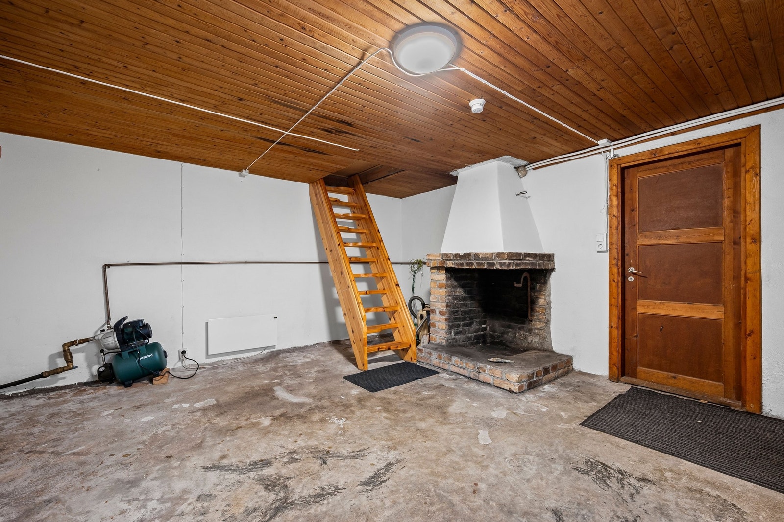 U.etg med trapp fra 1 etg Galleribilde