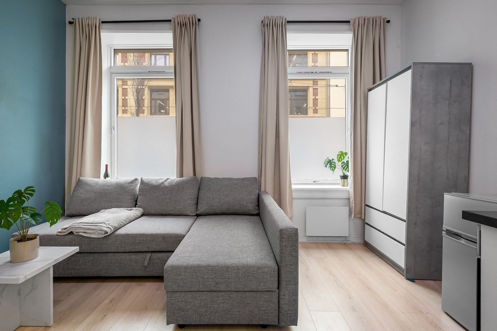 Klassiske kvaliteter som god takhøyde (ca. 3m i stue), store vinduer med dype karmer. Galleribilde