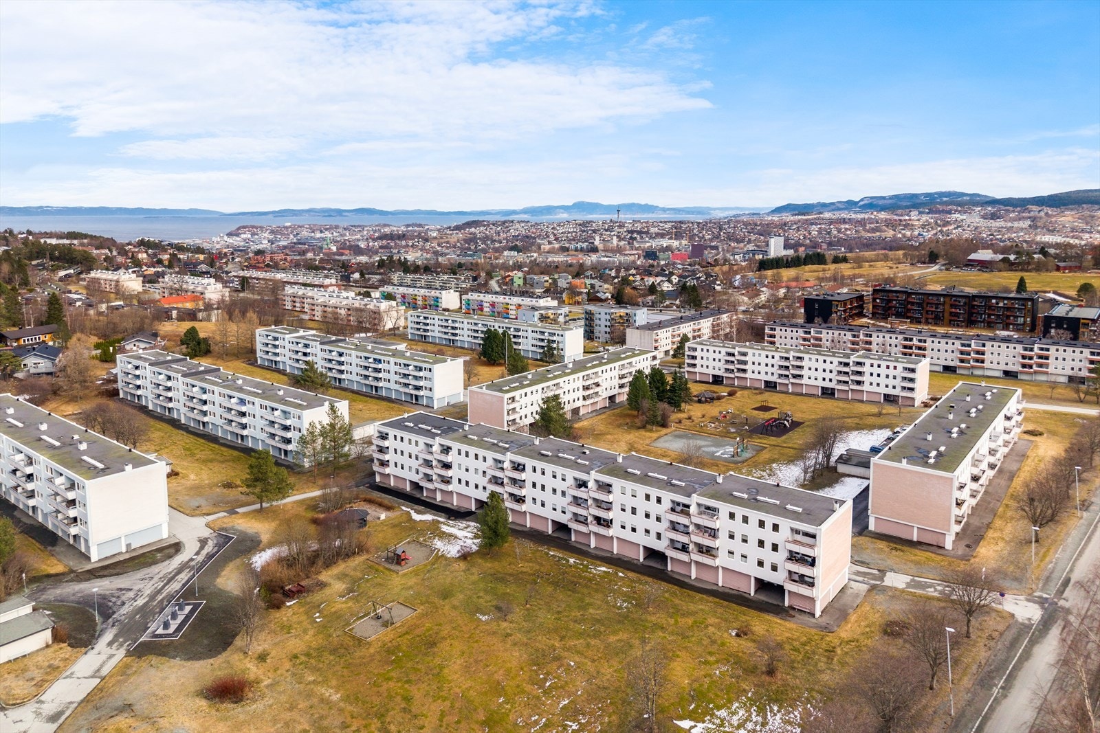 Her kan man få en leilighet med balkong og utsikt mot flotte grøntareal. Galleribilde
