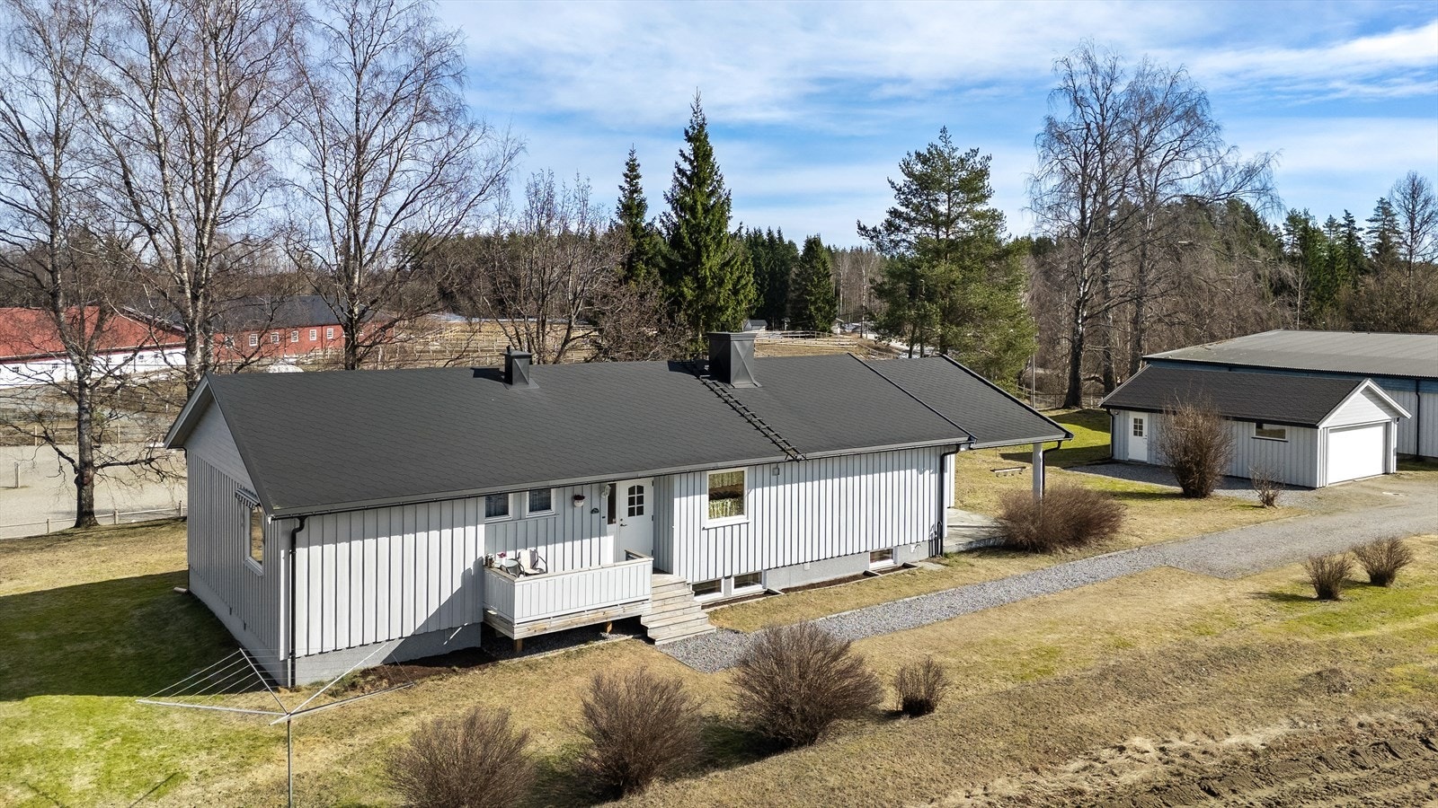 Enebolig med stor eiertomt på over 2,1 mål i landlige og frie omgivelser i Nannestad kommune. Galleribilde