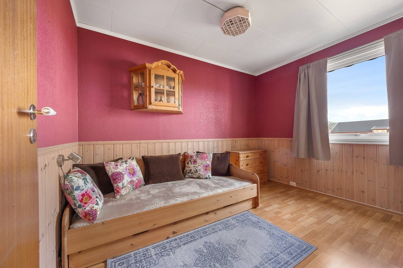 Soverom nummer to passer godt til et gjesterom eller barnerom. Galleribilde