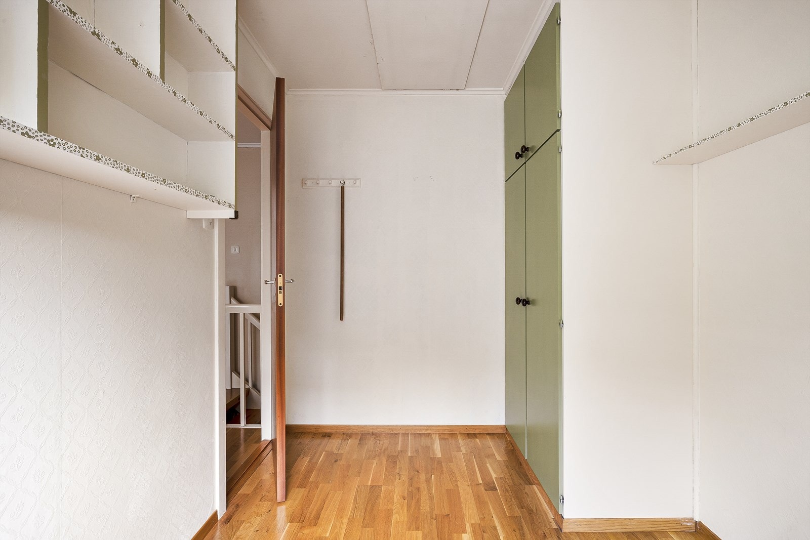 Et enkelt og fleksibelt rom som kan brukes som soverom, kontor, gjesterom eller til oppbevaring - alt etter hvilke behov familien har. Galleribilde