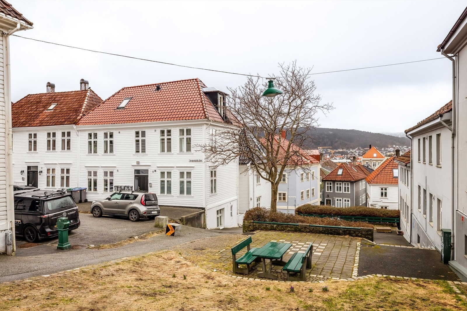 - Det er kun tre minutters gange til nærmeste busstopp - Galleribilde