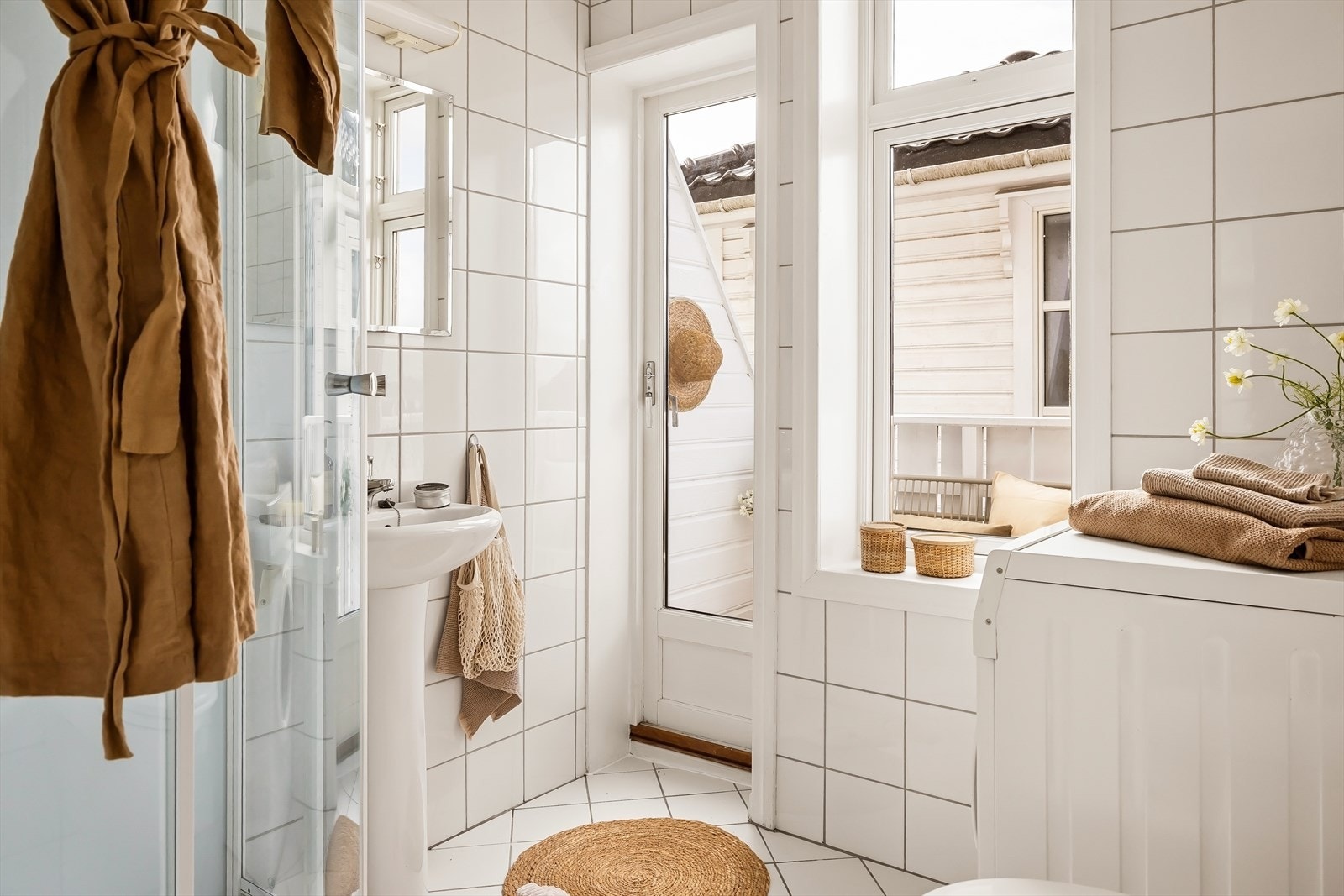 - Helfliset baderom med behagelig varme i gulvet - Galleribilde