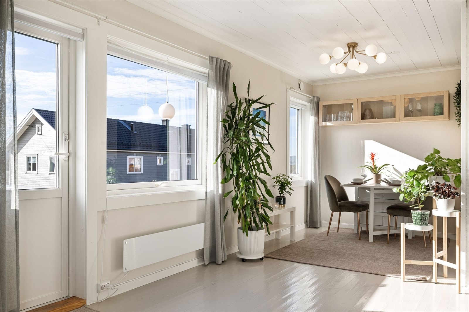 Naturlig spisestue del - har er det også muligheter for etablering av et ekstra soverom om ønskelig. Galleribilde