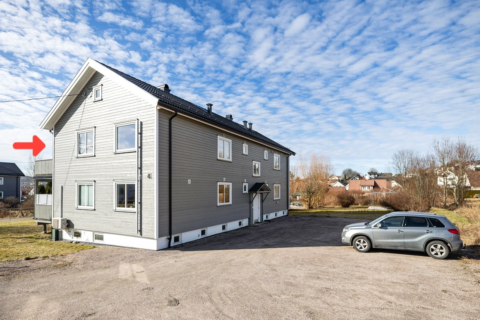 Leiligheten ligger i 2.etg. I følge styret har hver leilighet tildelt 2 parkeringsplasser. Galleribilde