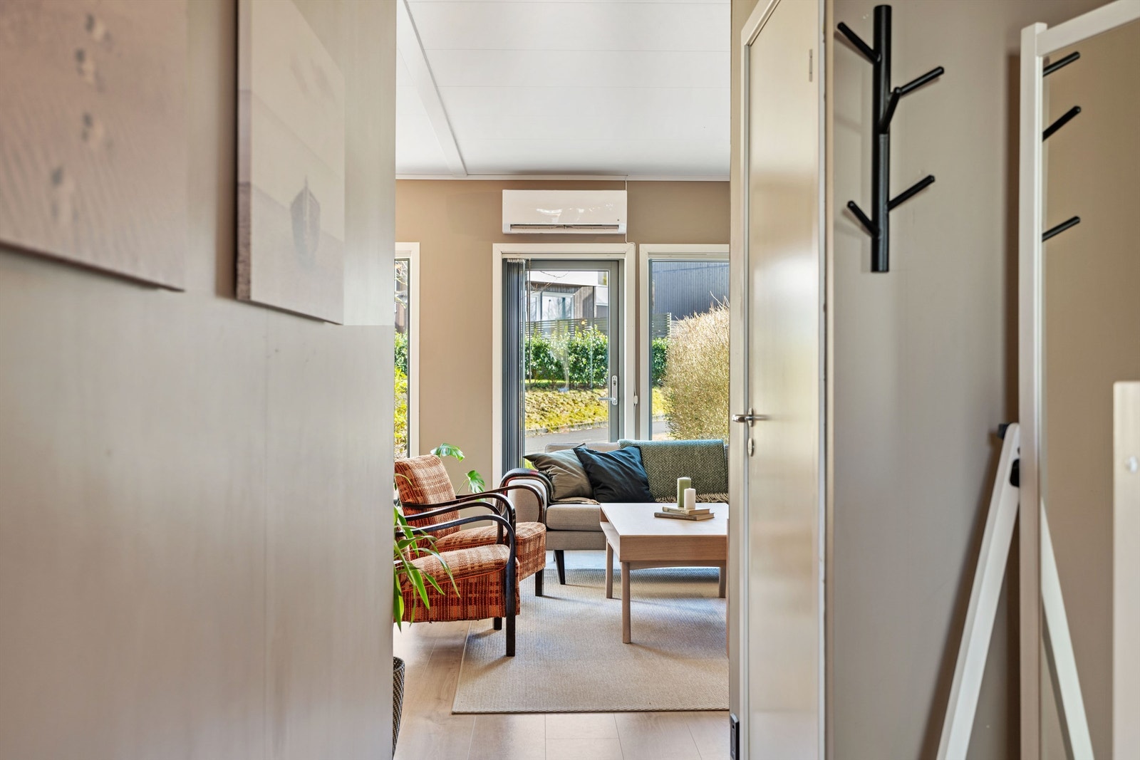 Entrè / gang mot stue Galleribilde