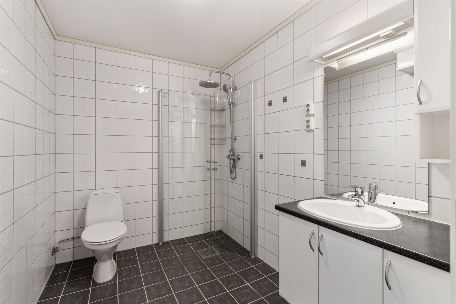 Bad med dusj i 2 etg. Galleribilde