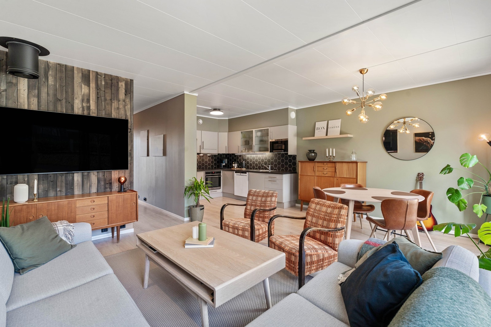 Stue mot kjøkken Galleribilde